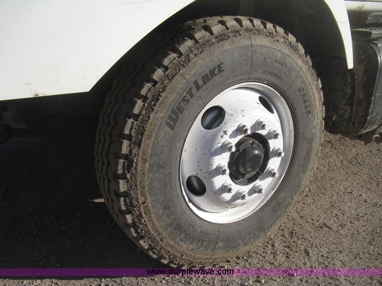 image for item I5748 2001 International F2674 dump truck