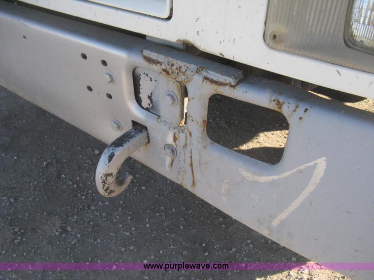 image for item I5748 2001 International F2674 dump truck