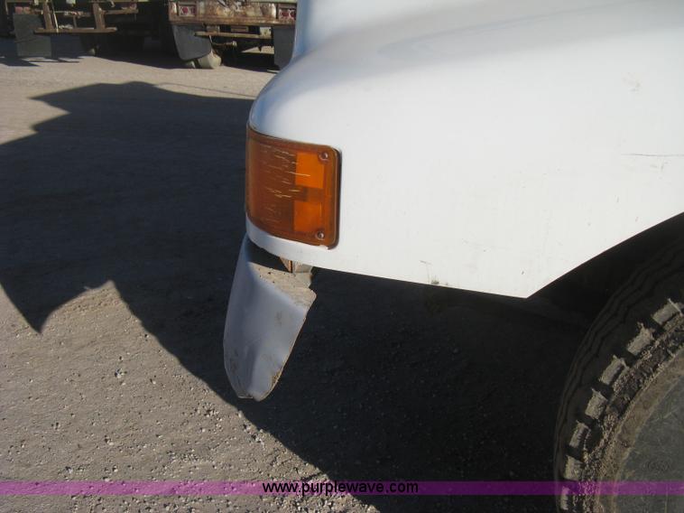 image for item I5748 2001 International F2674 dump truck