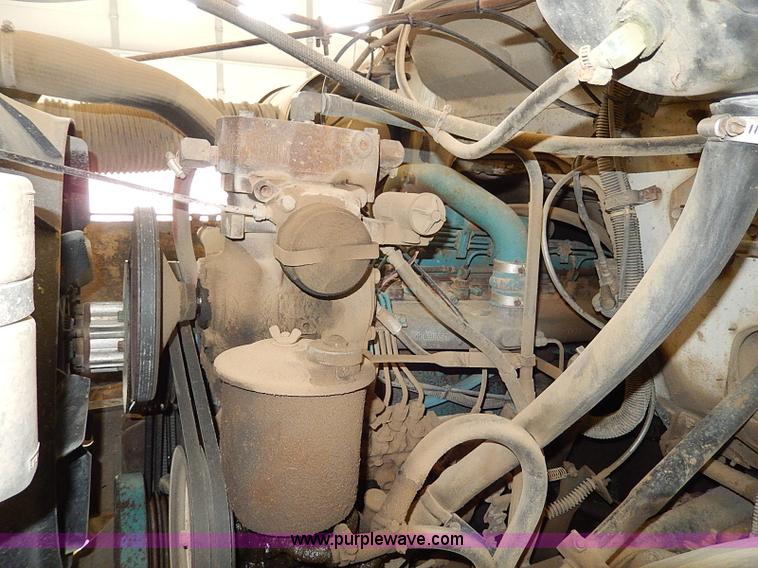 image for item I9490 1987 International S1954 dump truck