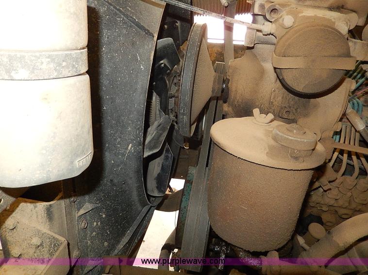 image for item I9490 1987 International S1954 dump truck