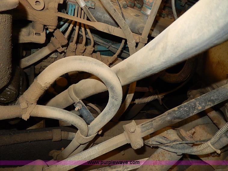 image for item I9490 1987 International S1954 dump truck