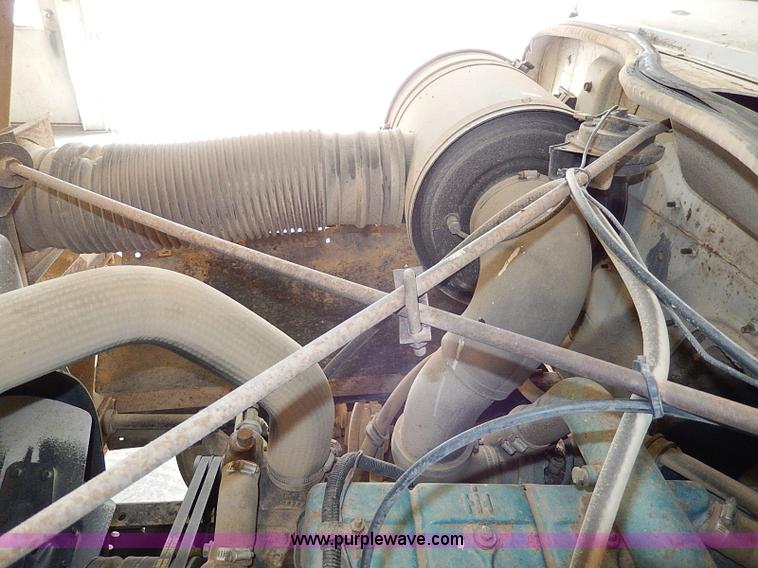 image for item I9490 1987 International S1954 dump truck