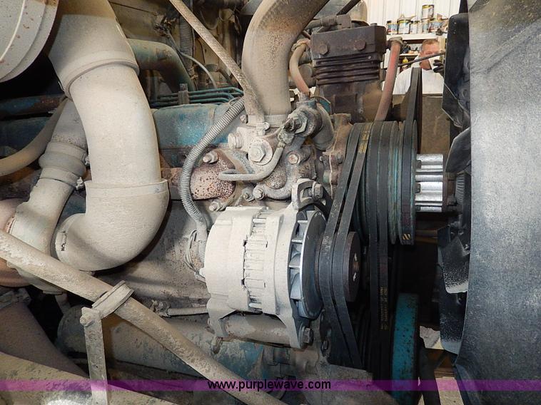 image for item I9490 1987 International S1954 dump truck