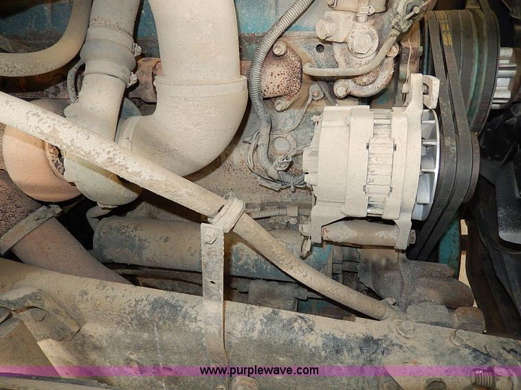 image for item I9490 1987 International S1954 dump truck