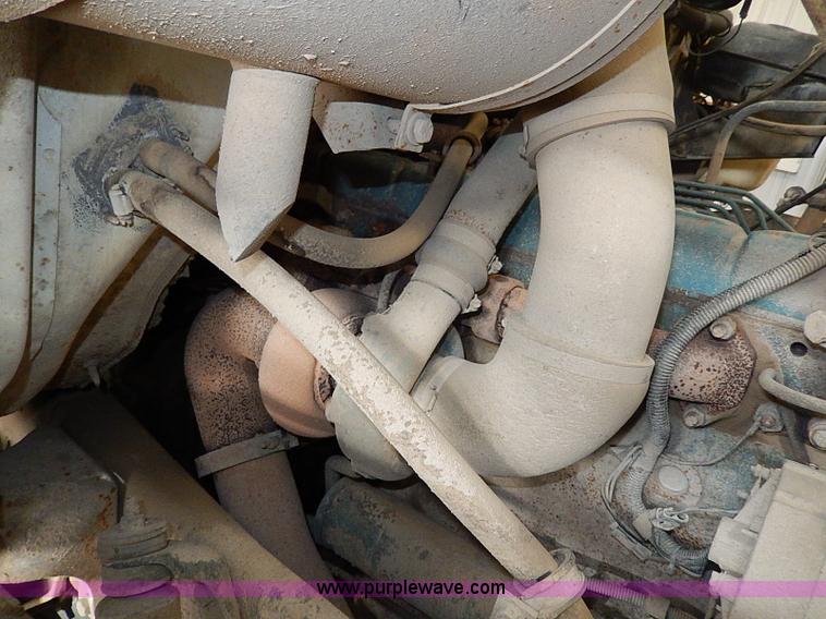 image for item I9490 1987 International S1954 dump truck