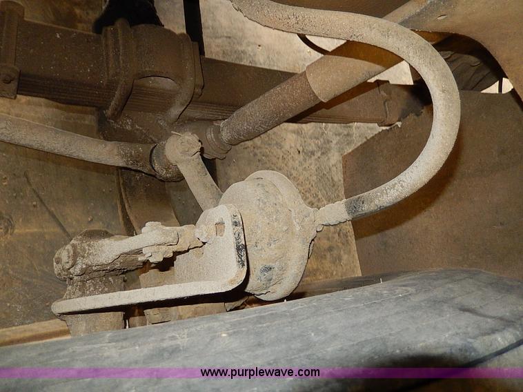 image for item I9490 1987 International S1954 dump truck