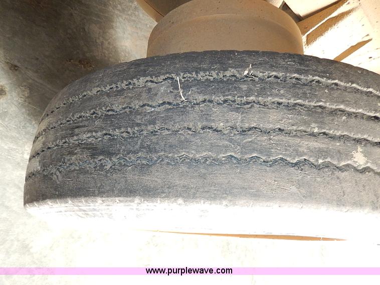 image for item I9490 1987 International S1954 dump truck