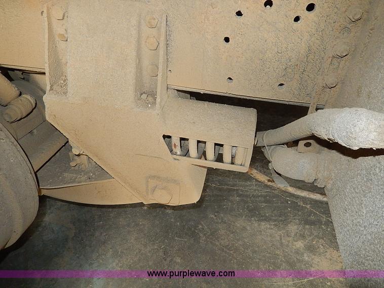 image for item I9490 1987 International S1954 dump truck