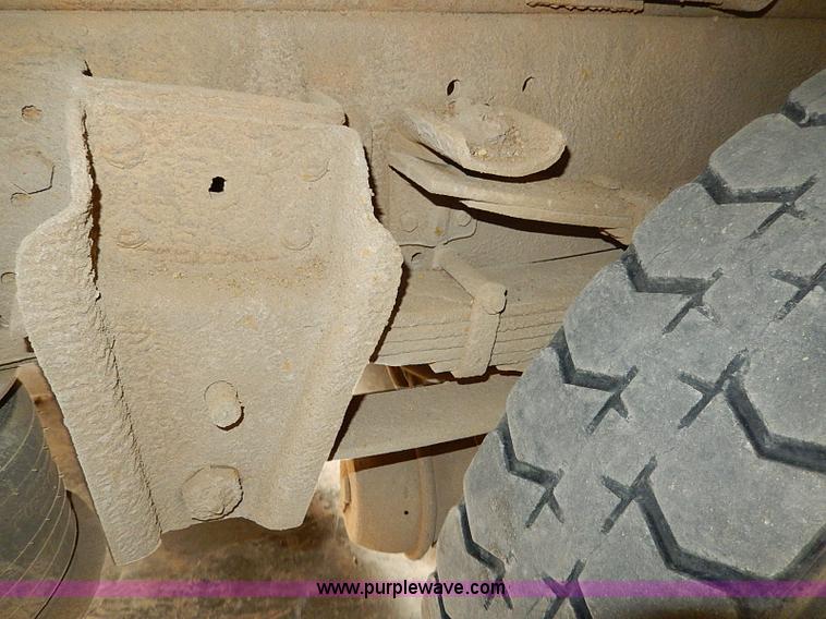 image for item I9490 1987 International S1954 dump truck