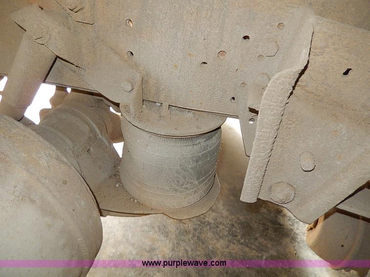 image for item I9490 1987 International S1954 dump truck