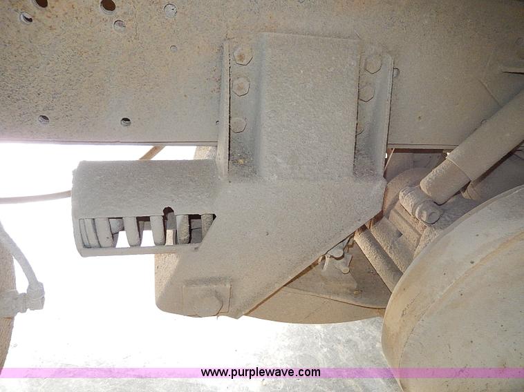 image for item I9490 1987 International S1954 dump truck