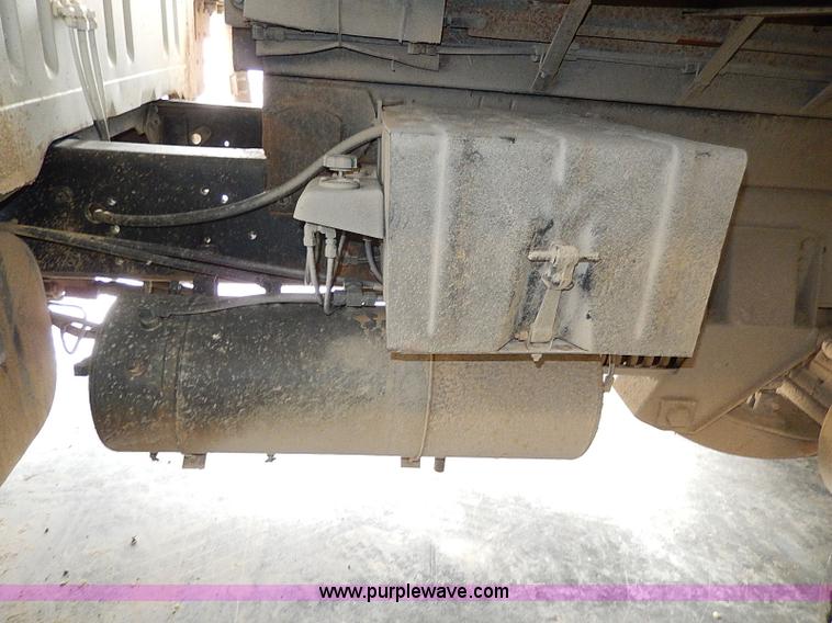 image for item I9490 1987 International S1954 dump truck