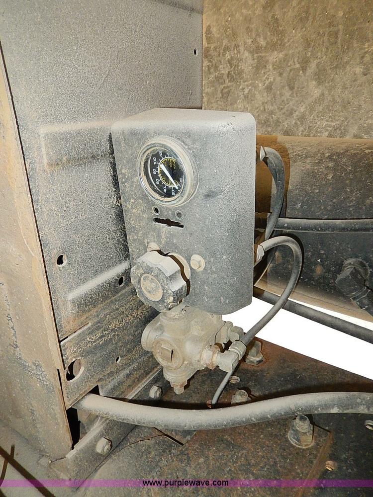 image for item I9490 1987 International S1954 dump truck