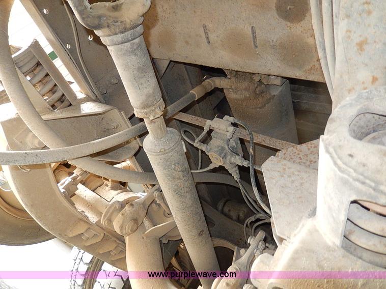 image for item I9490 1987 International S1954 dump truck