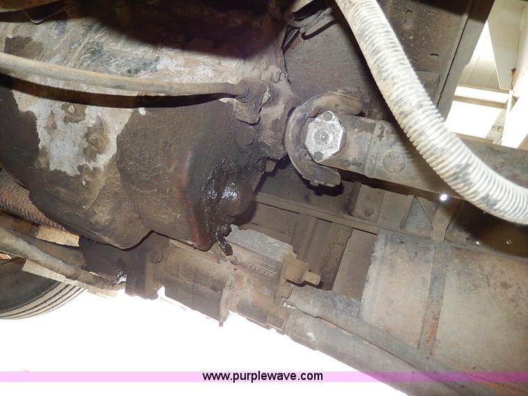 image for item I9490 1987 International S1954 dump truck