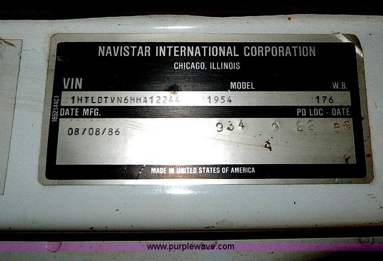 image for item I9490 1987 International S1954 dump truck