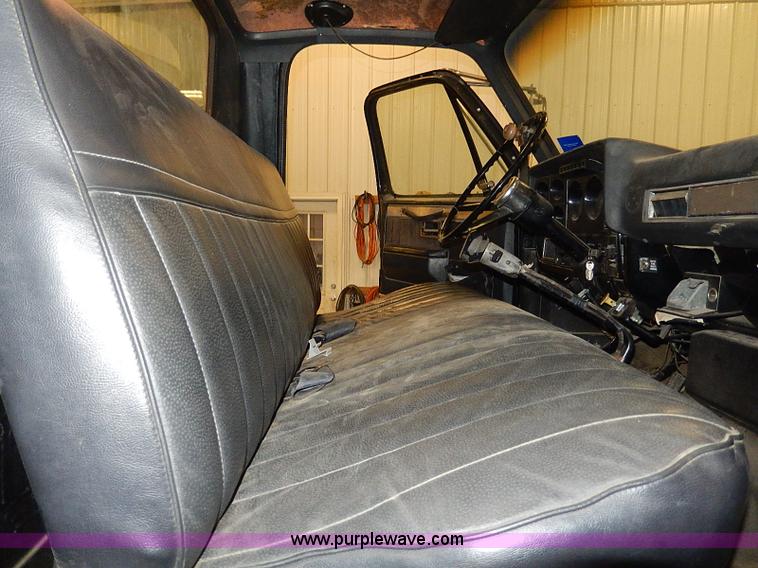 image for item I9491 1986 Chevrolet Kodiak flatbed truck