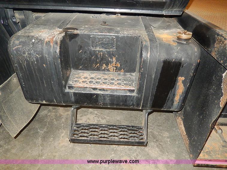 image for item I9491 1986 Chevrolet Kodiak flatbed truck