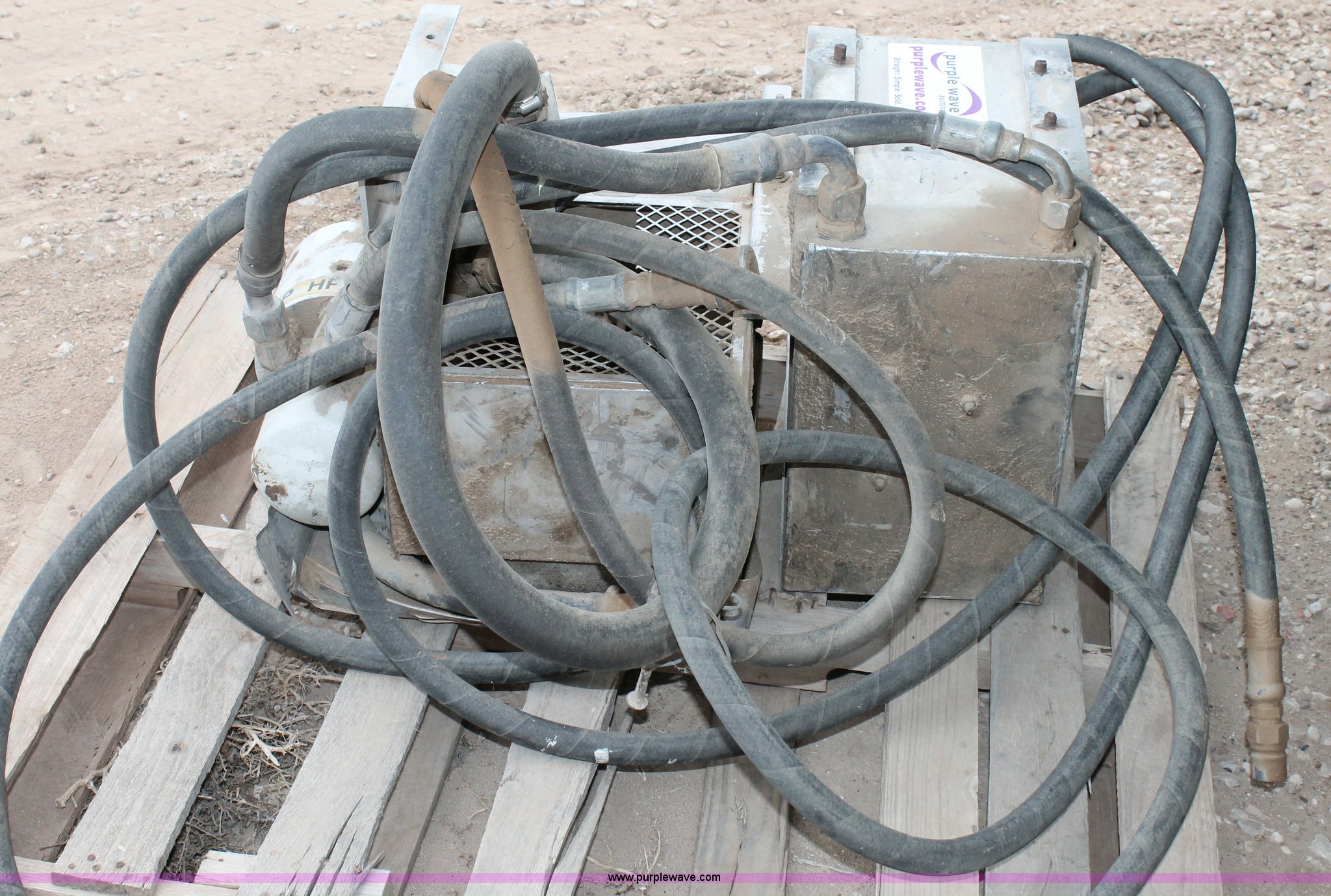 Hydraulic wet kit in Lubbock, TX Item C3626 sold Purple Wave