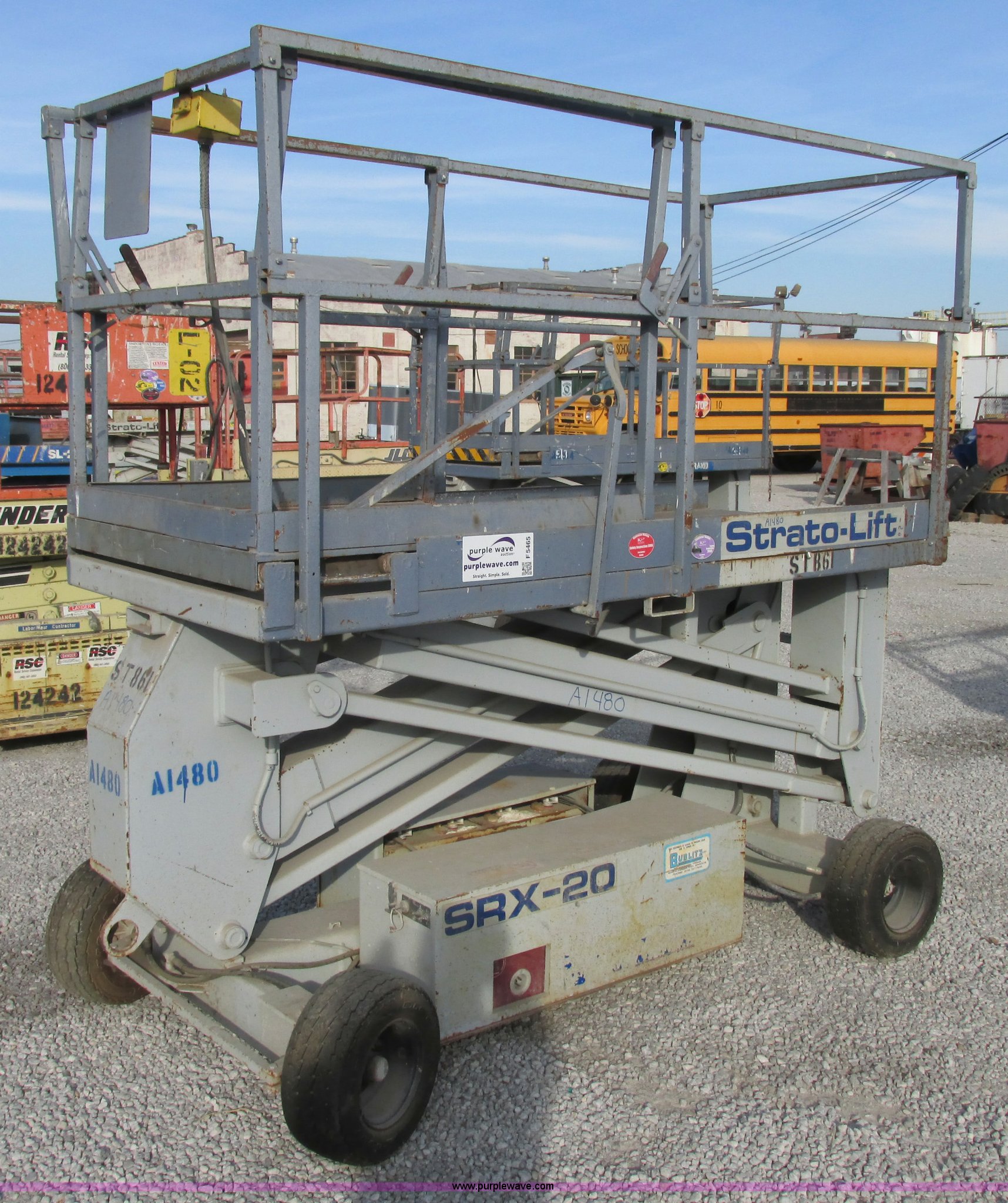 Strato Lift 8RX SRX20 scissor lift in Kansas City, MO Item F5465