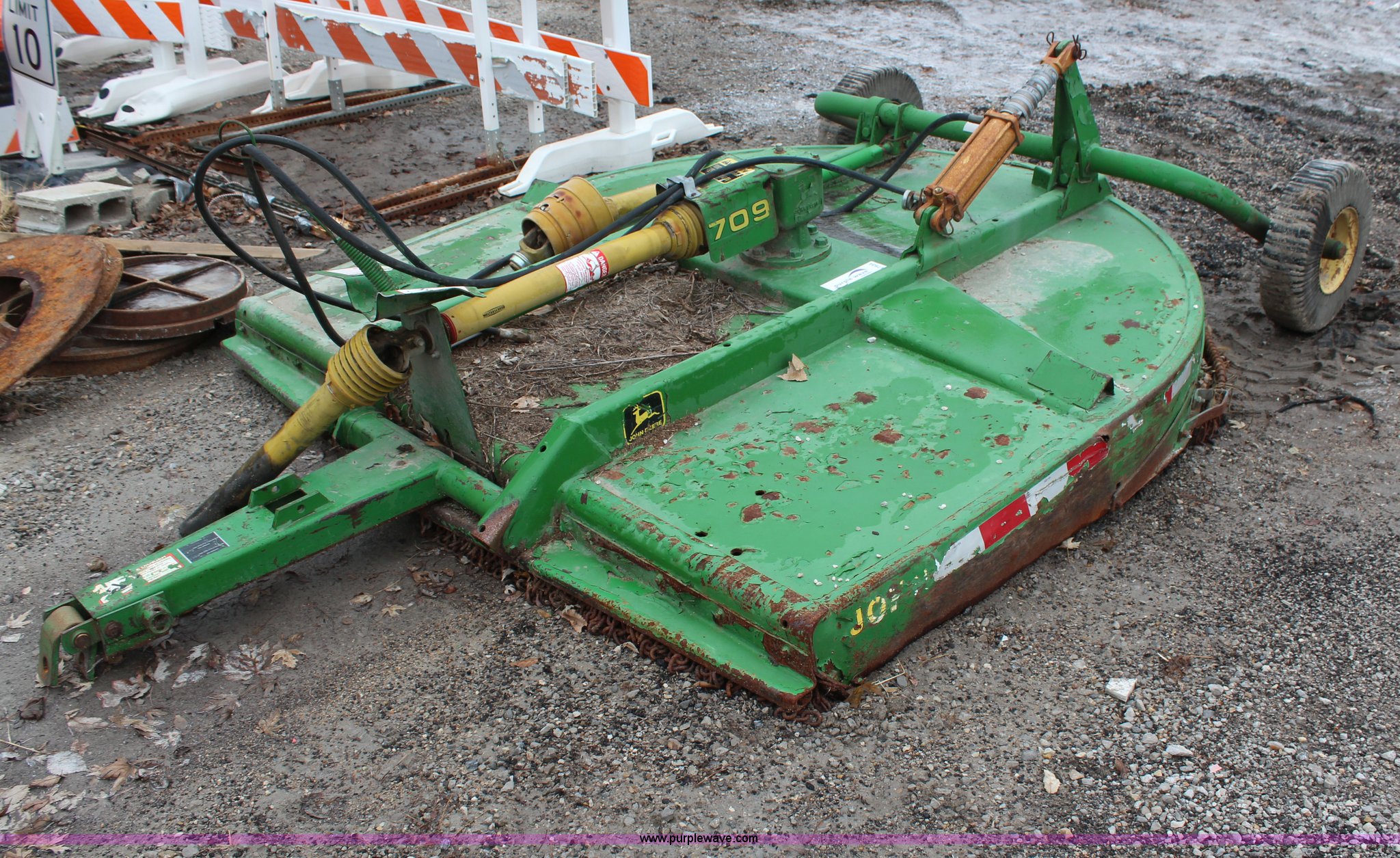 John Deere 709 rotary mower in Elwood, KS Item H7934 sold Purple Wave