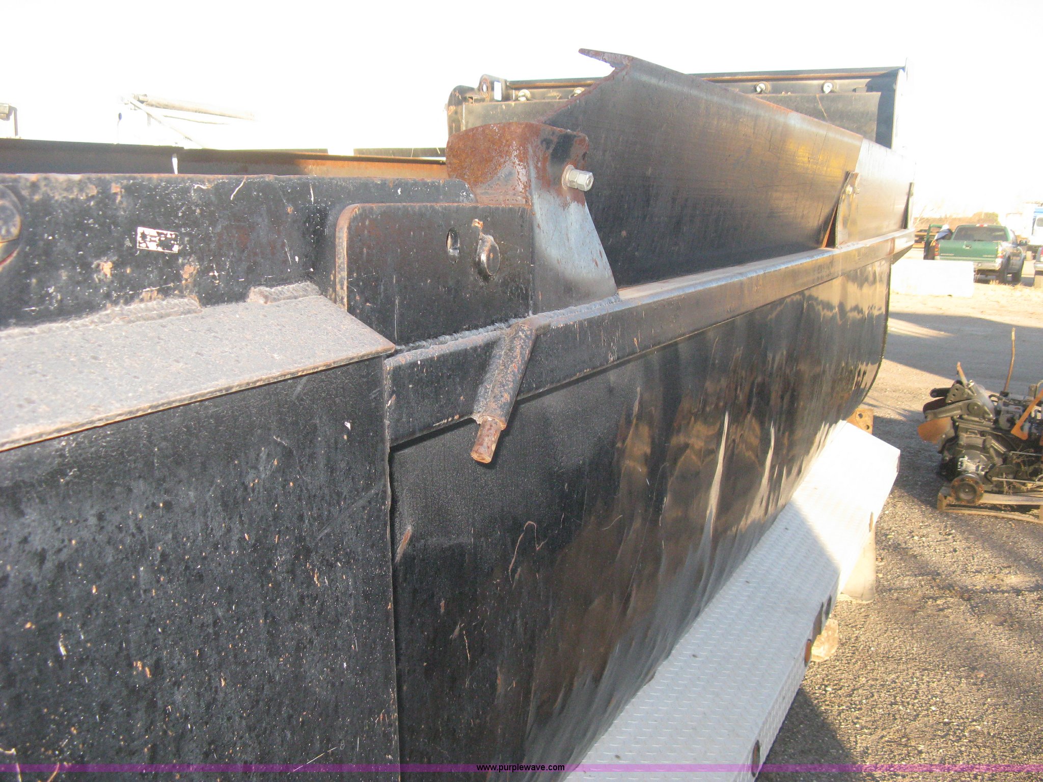 Ox Bodies dump bed in Wichita, KS Item I5744 sold Purple Wave