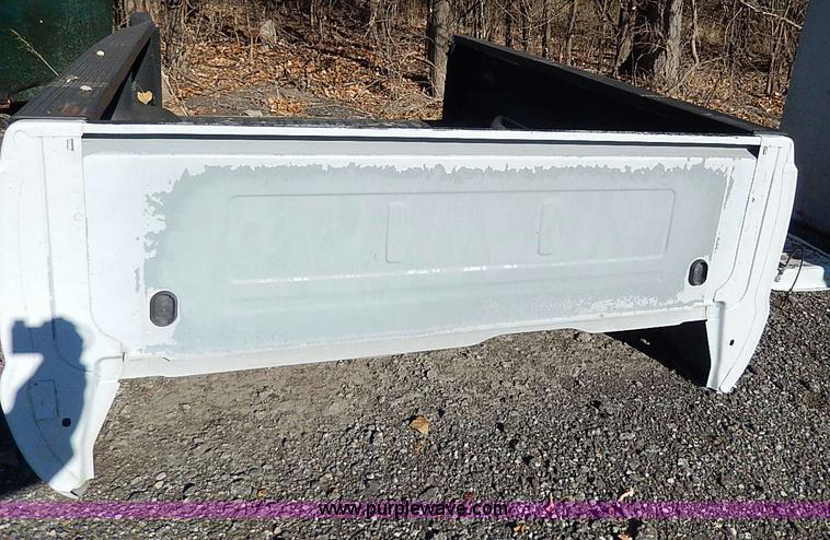 image for item AP9792 2002 Ford F250 pickup truck bed