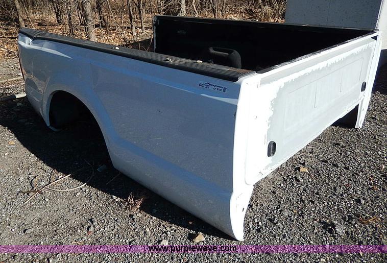 image for item AP9792 2002 Ford F250 pickup truck bed