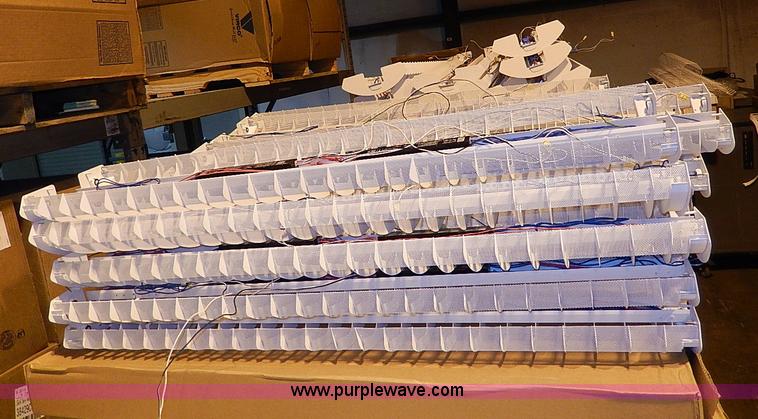 image for item AP9848 (65) CBL lilghts