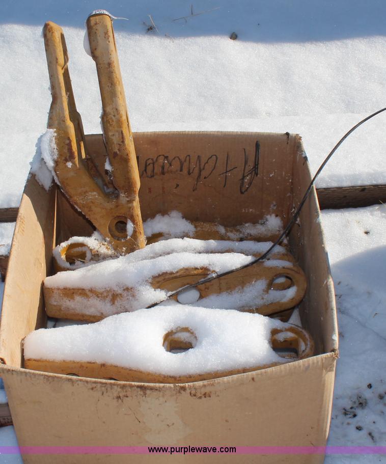 image for item AU9839 (6) bolt-on tooth adapters