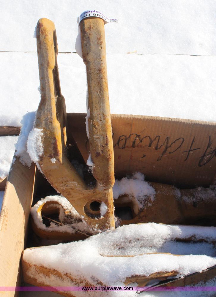 image for item AU9839 (6) bolt-on tooth adapters