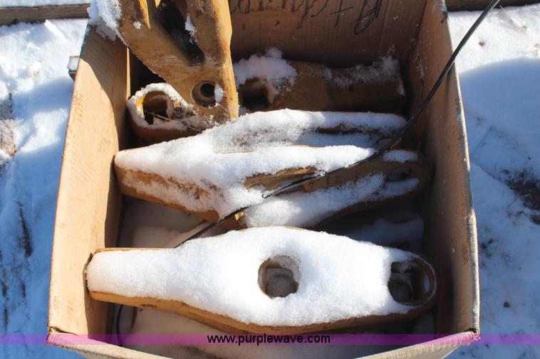 image for item AU9839 (6) bolt-on tooth adapters