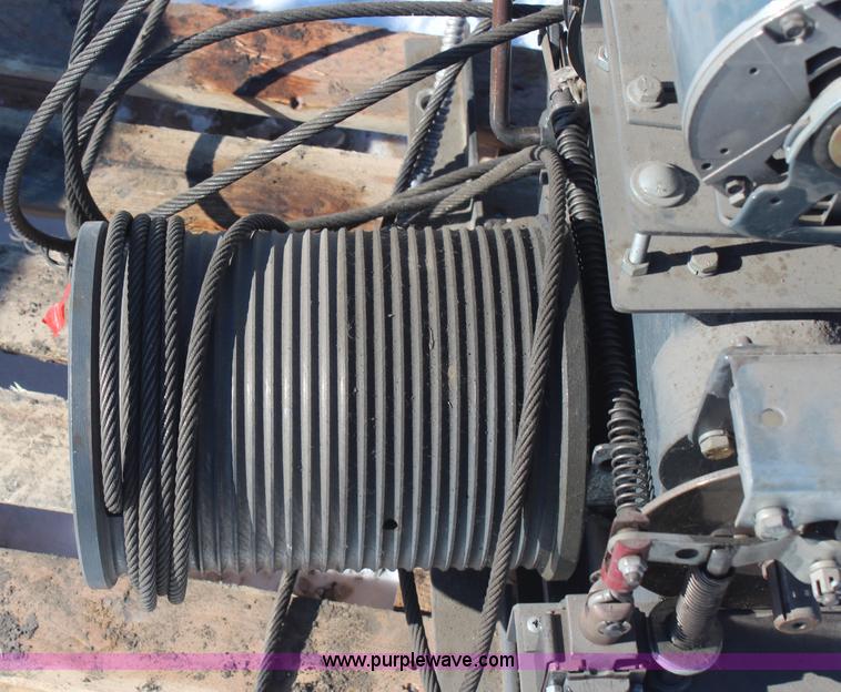 image for item AU9841 Elevator lift