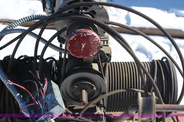 image for item AU9841 Elevator lift