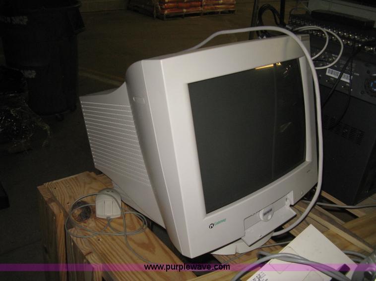 image for item AX9668 Assorted forensic lab and computer equipment