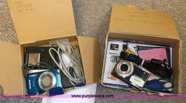 image for item C1682 Assorted items