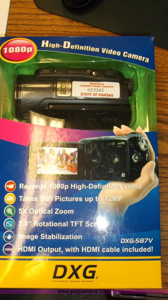 image for item C1682 Assorted items