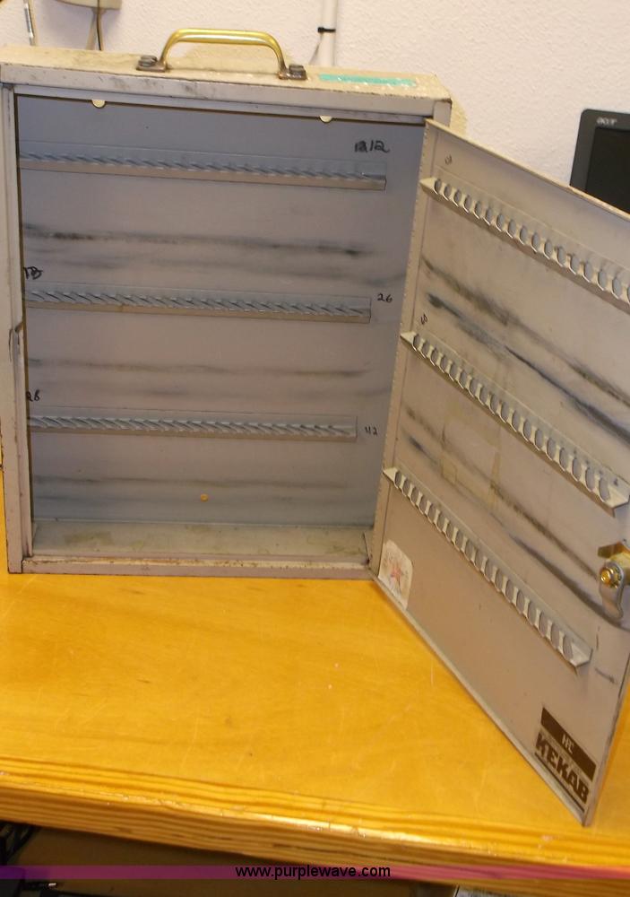 image for item C1682 Assorted items