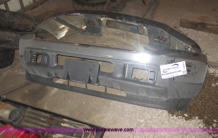 image for item F8064 (2) Ford Super Duty bumpers