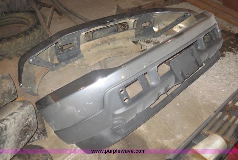 image for item F8064 (2) Ford Super Duty bumpers