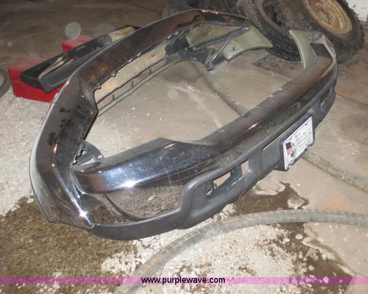 image for item F8064 (2) Ford Super Duty bumpers