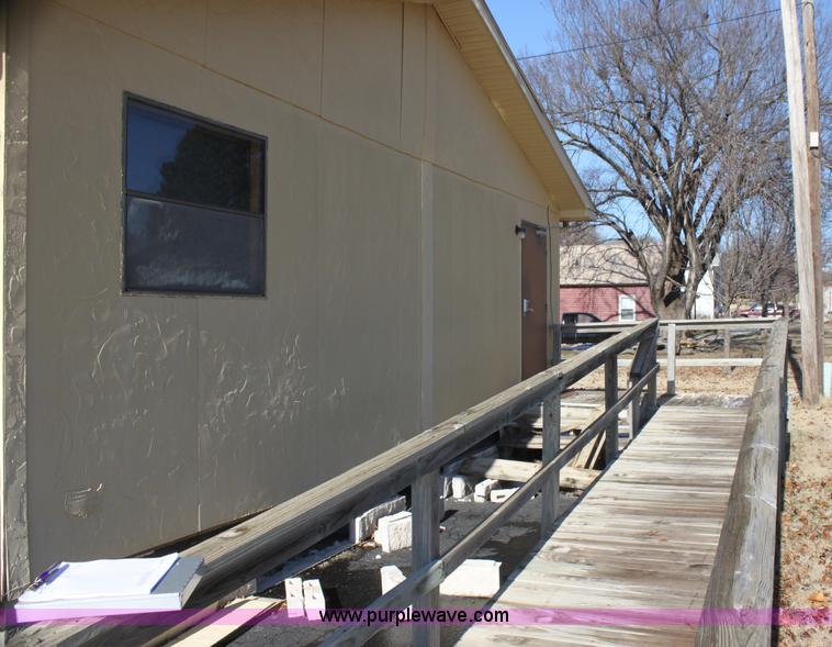 image for item G4443 1994 double wide classroom trailer