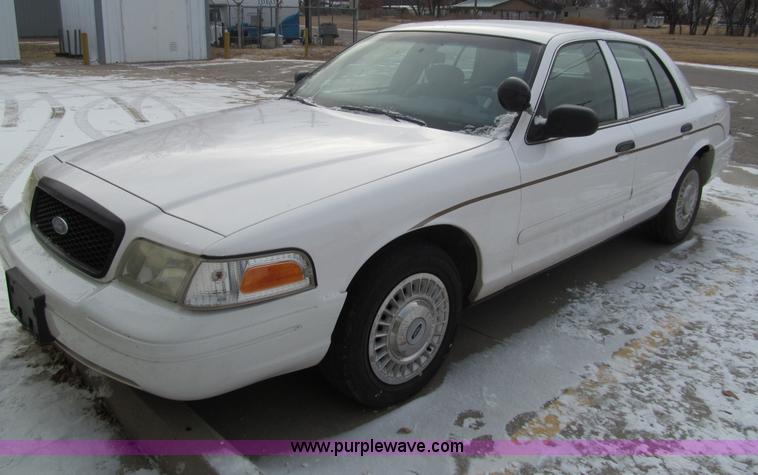 image for item G9681 2002 Ford Crown Victoria Police Interceptor