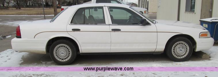 image for item G9681 2002 Ford Crown Victoria Police Interceptor