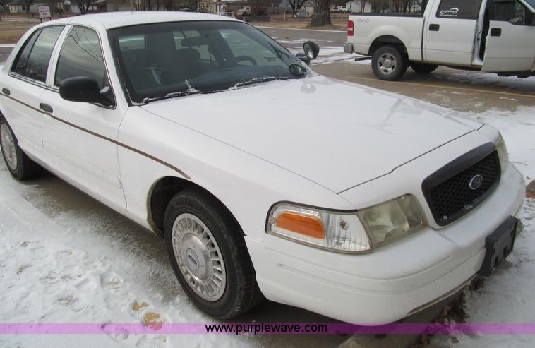 image for item G9681 2002 Ford Crown Victoria Police Interceptor
