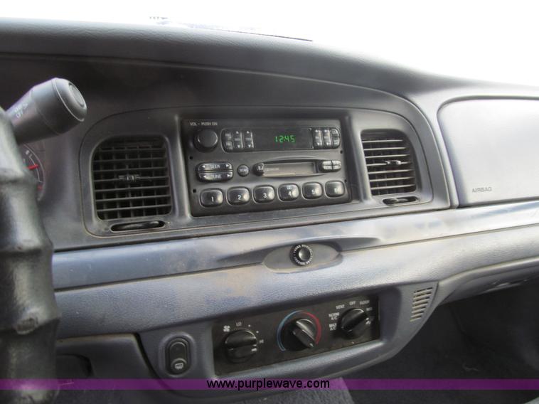 image for item G9681 2002 Ford Crown Victoria Police Interceptor
