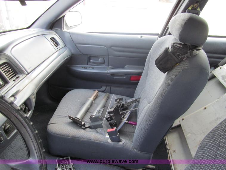 image for item G9681 2002 Ford Crown Victoria Police Interceptor