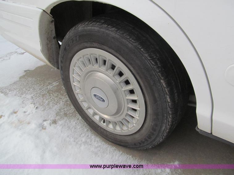 image for item G9681 2002 Ford Crown Victoria Police Interceptor