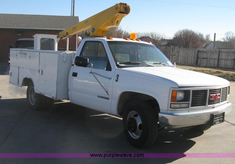 image for item H4337 1991 GMC Sierra 3500 SL utility bucket truck